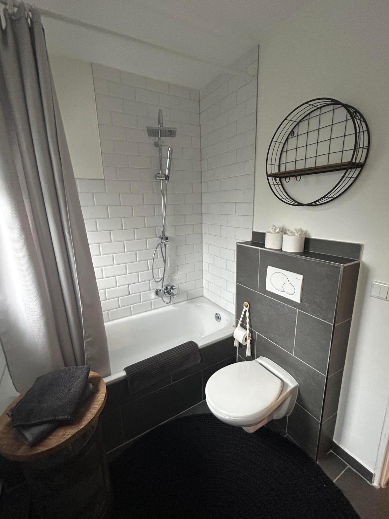 קרפלד Cosy Bungalow-Apartment In Ruhiger Toplage - Naehe Duesseldorf מראה חיצוני תמונה